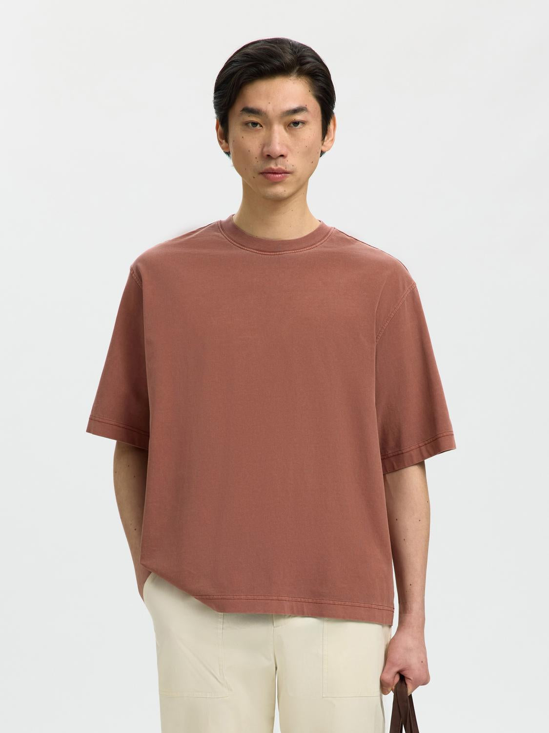 model_shot-front